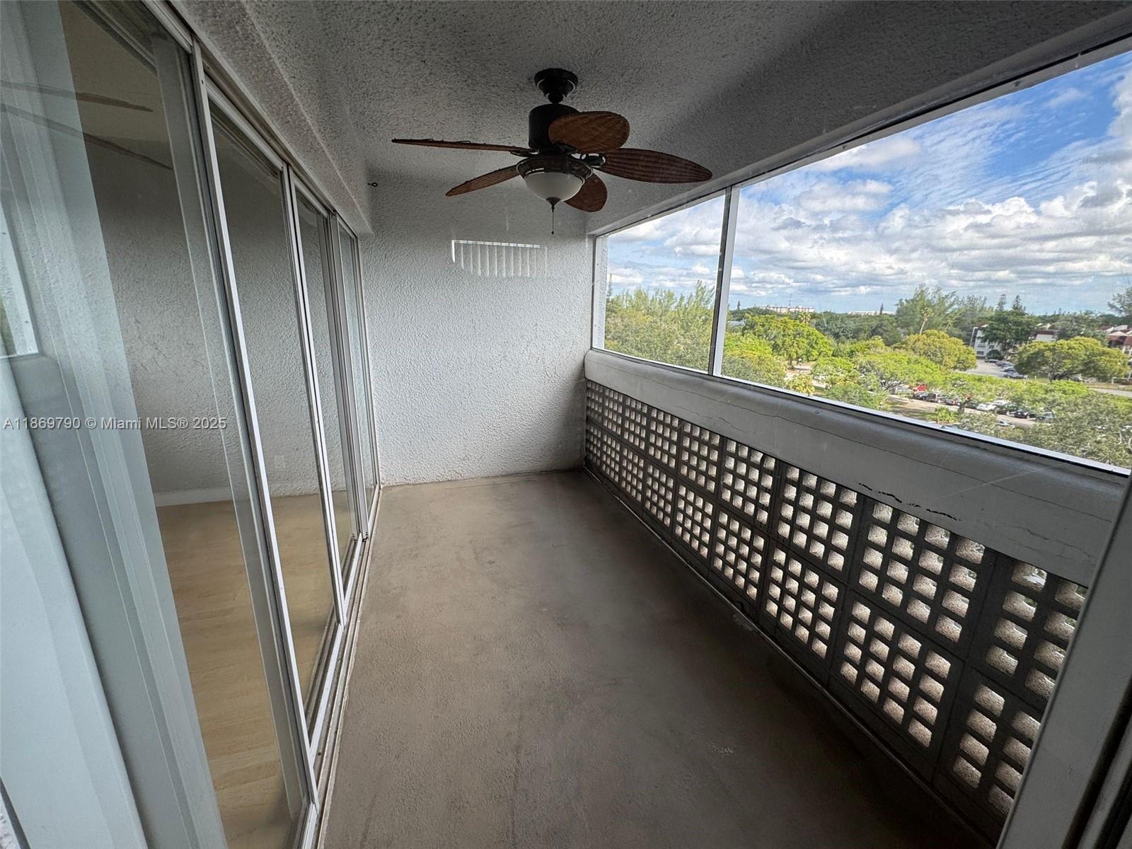 LAKES OF INVERRARY CONDO - Residential Lease
