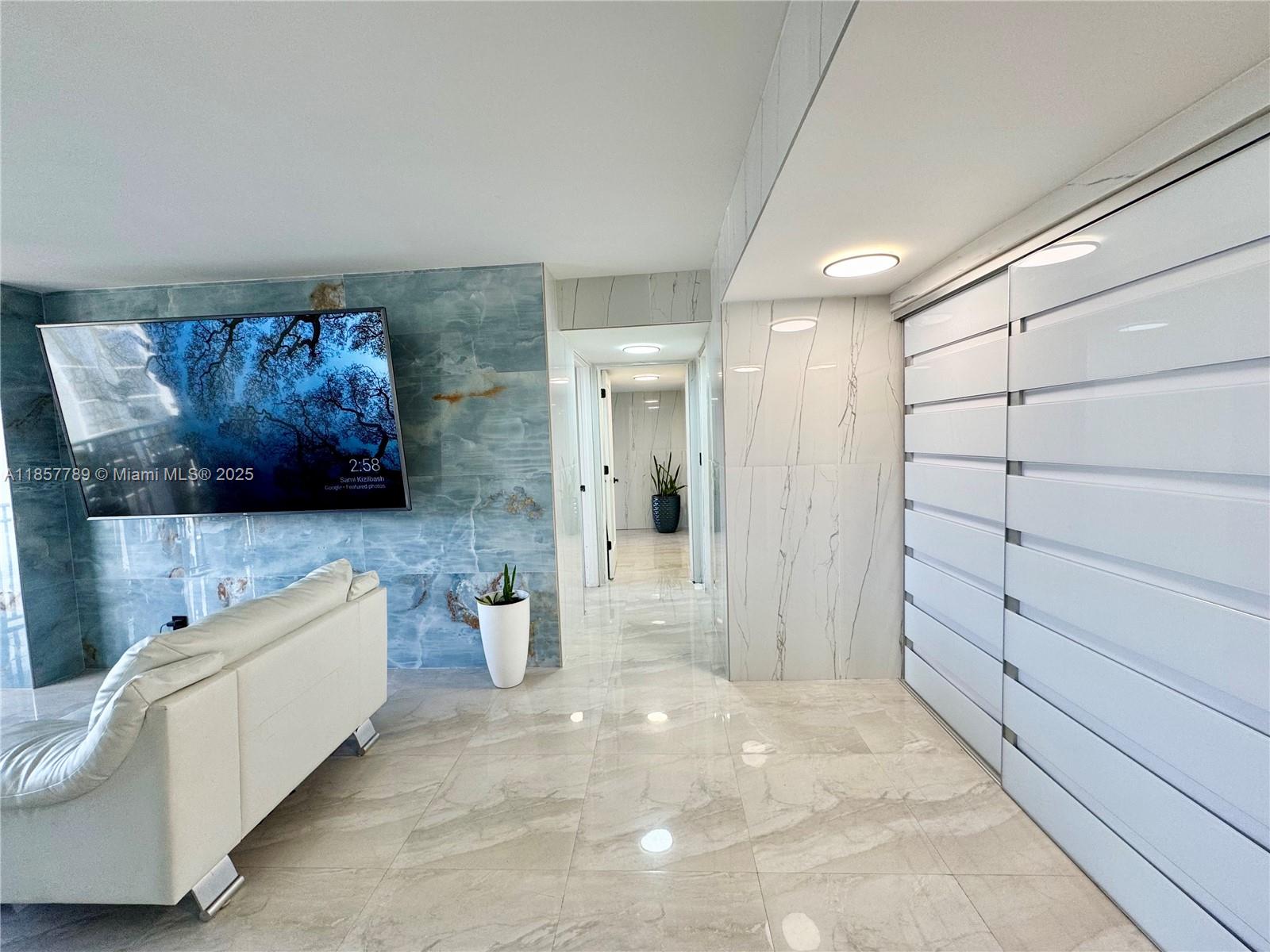 PLAZA OF AMERICAS CONDO P - Residential Lease