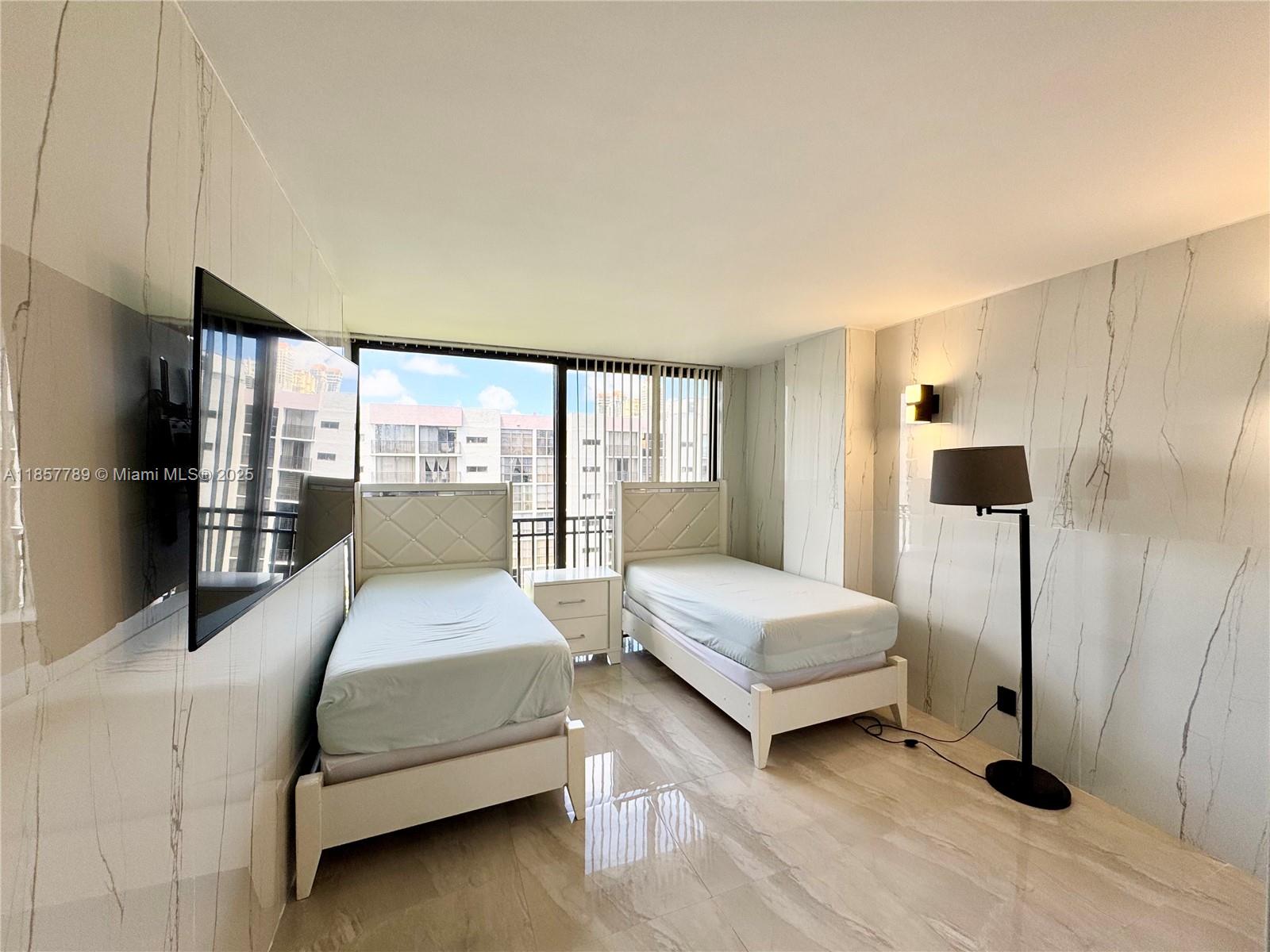 PLAZA OF AMERICAS CONDO P - Residential Lease