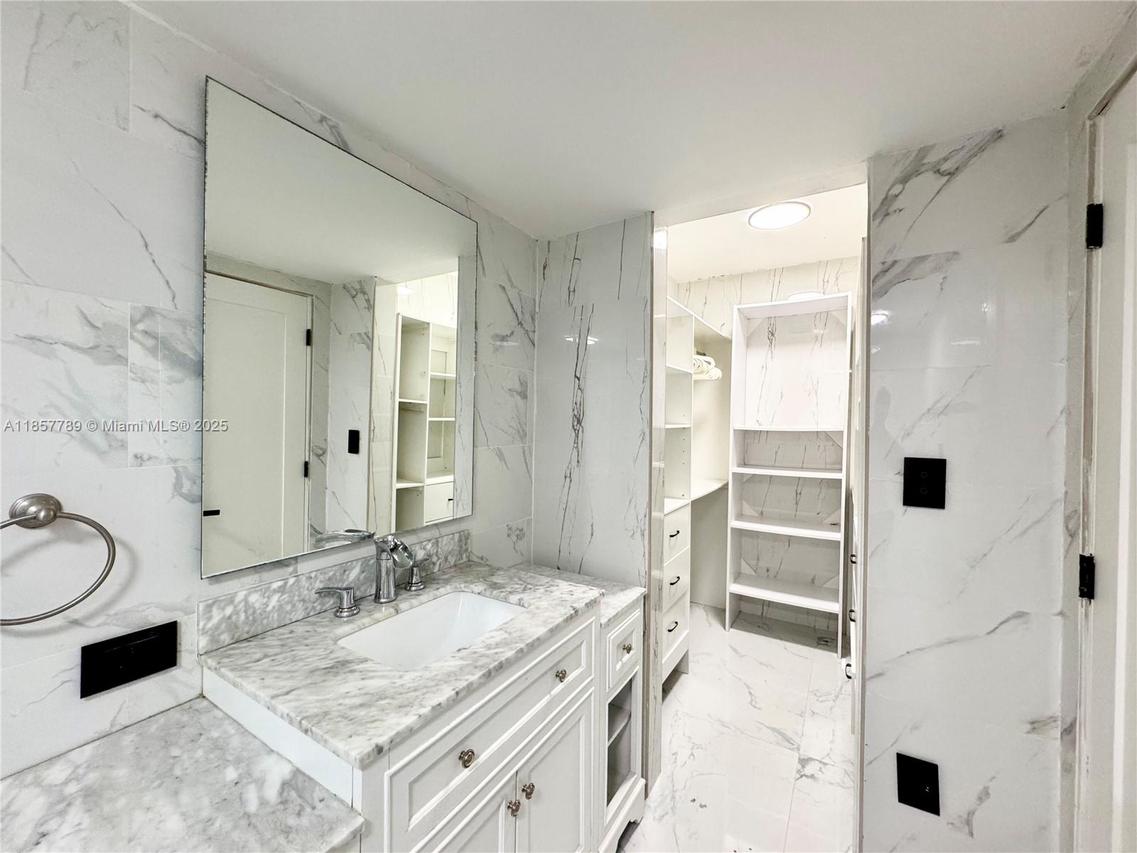 PLAZA OF AMERICAS CONDO P - Residential Lease