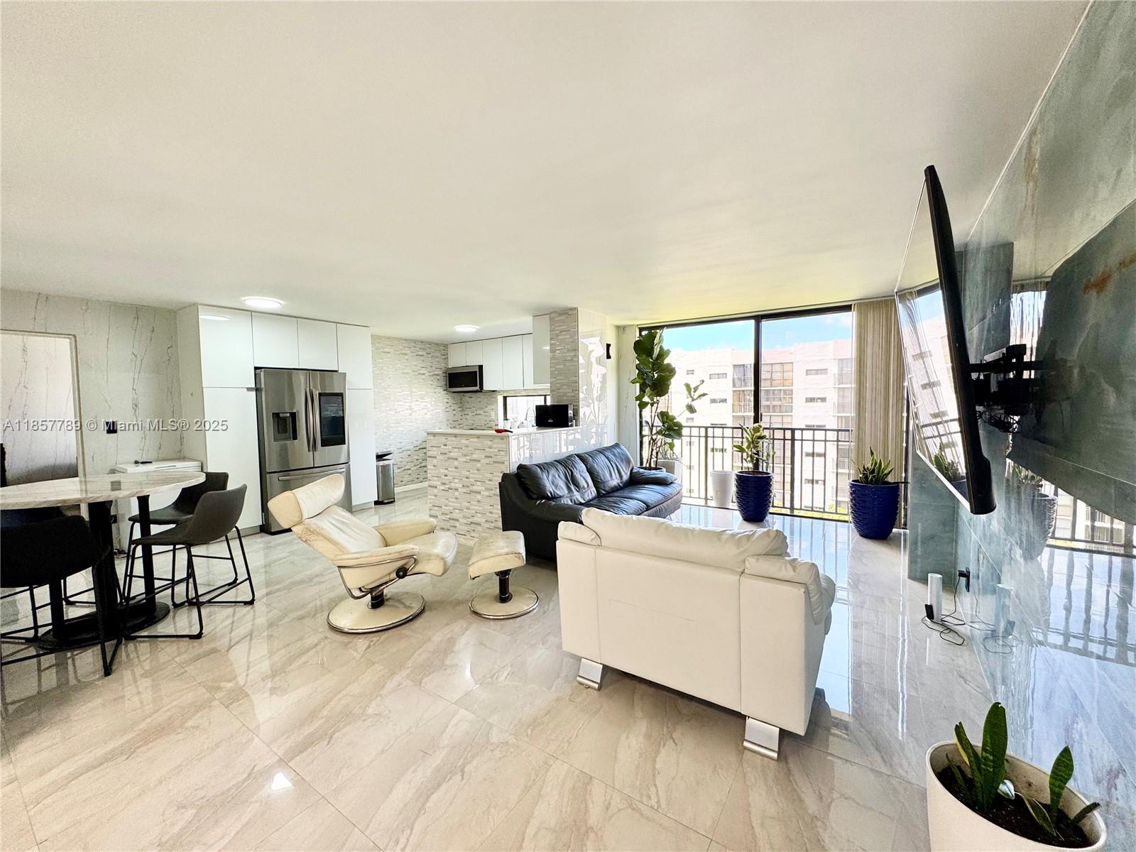 PLAZA OF AMERICAS CONDO P - Residential Lease