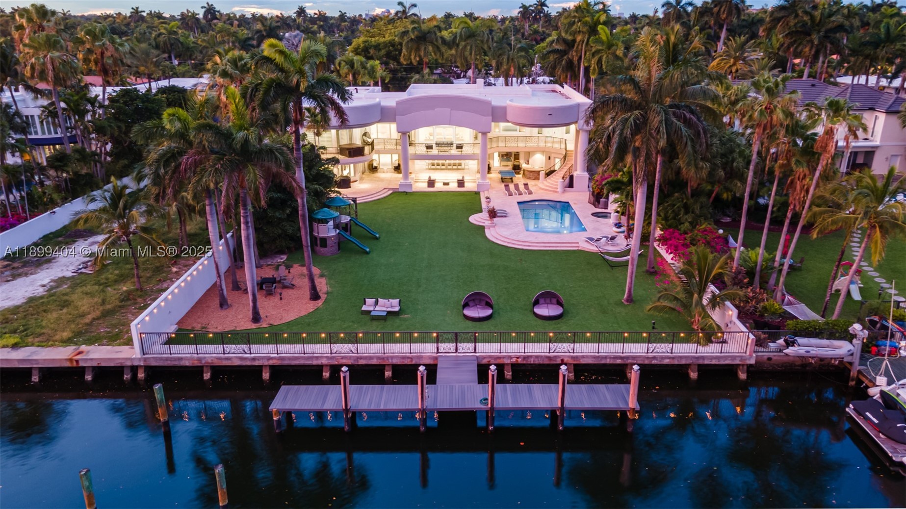 HOLLYWOOD LAKES SECTION - Residential