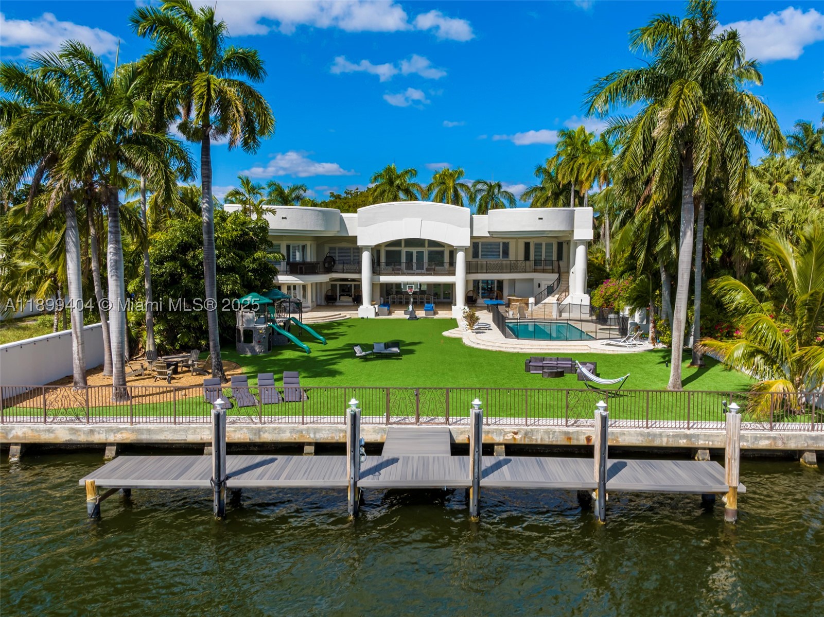 HOLLYWOOD LAKES SECTION - Residential