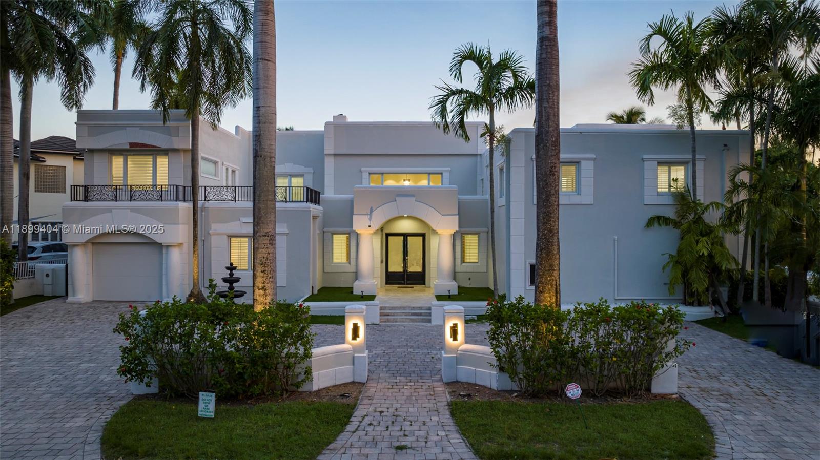 HOLLYWOOD LAKES SECTION - Residential