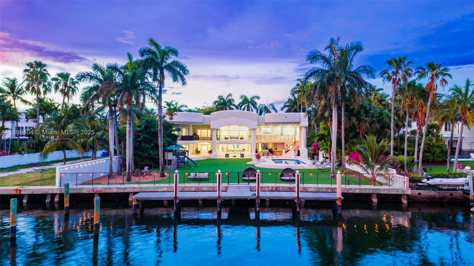 HOLLYWOOD LAKES SECTION - Residential