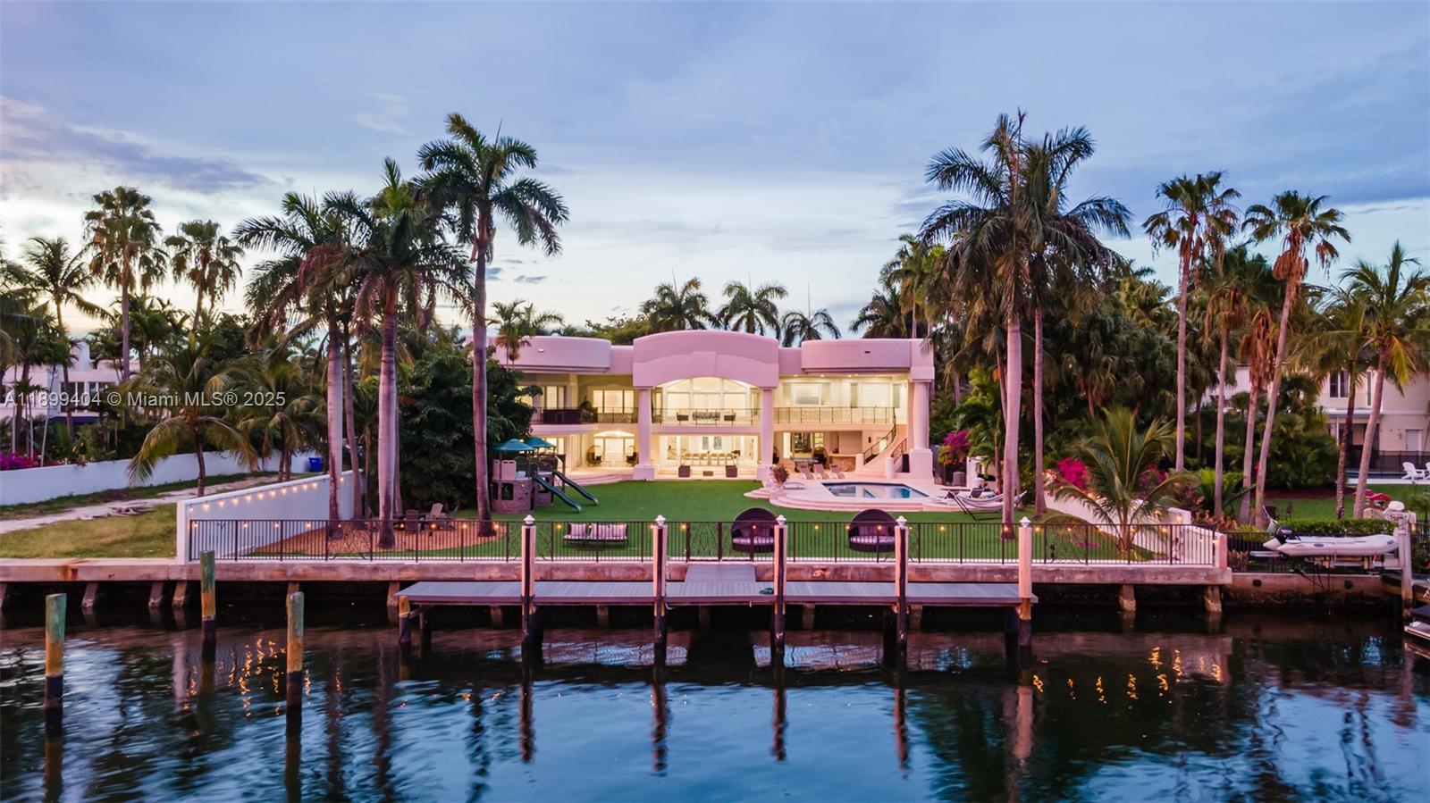 HOLLYWOOD LAKES SECTION - Residential