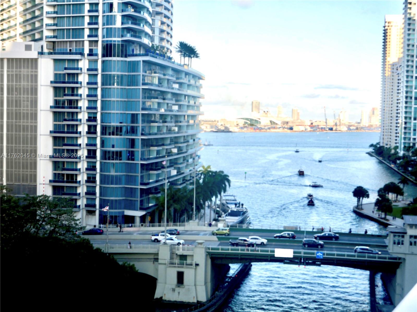 BRICKELL ONTHE RIVER NORTH - Residential