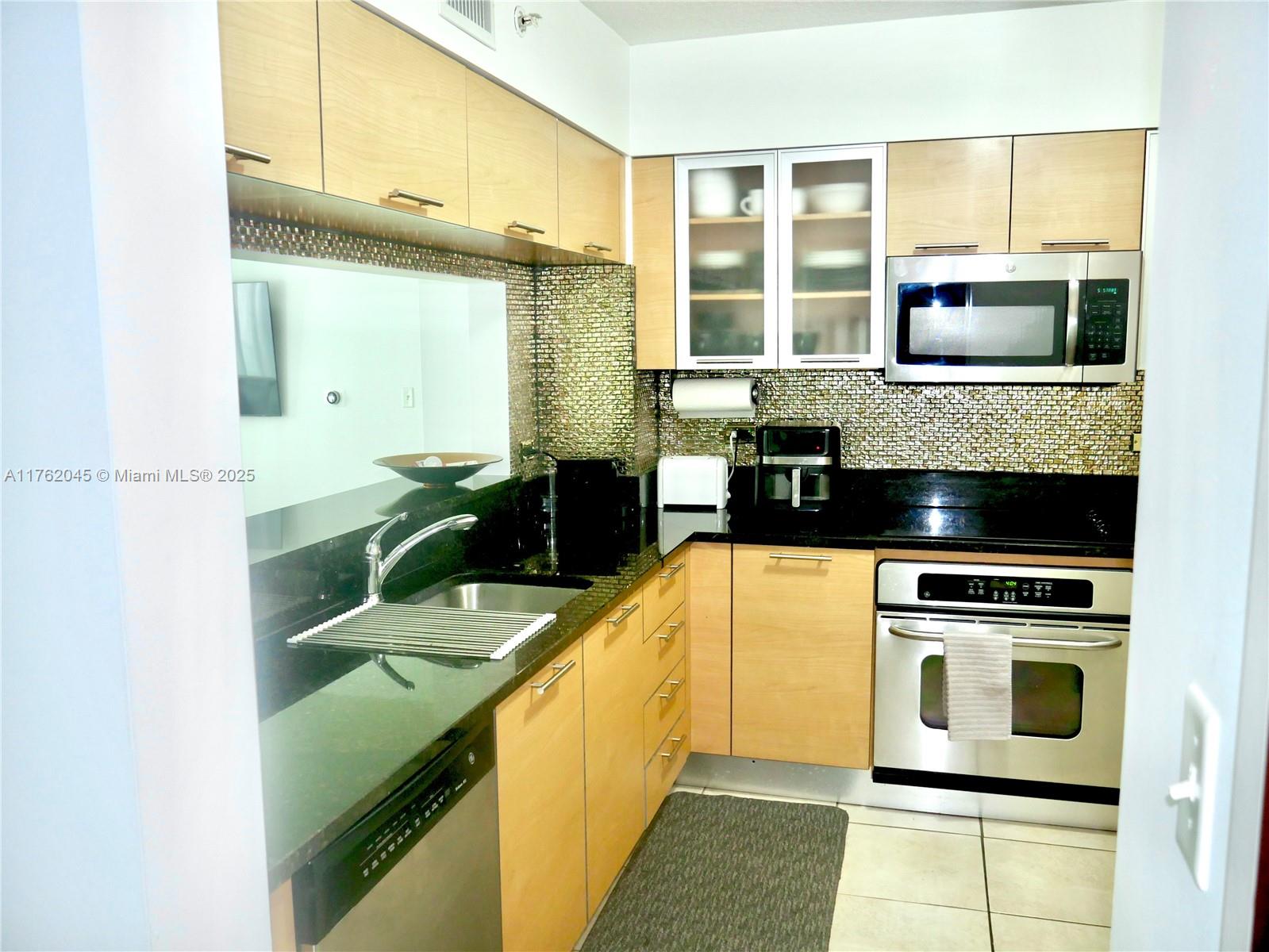 BRICKELL ONTHE RIVER NORTH - Residential