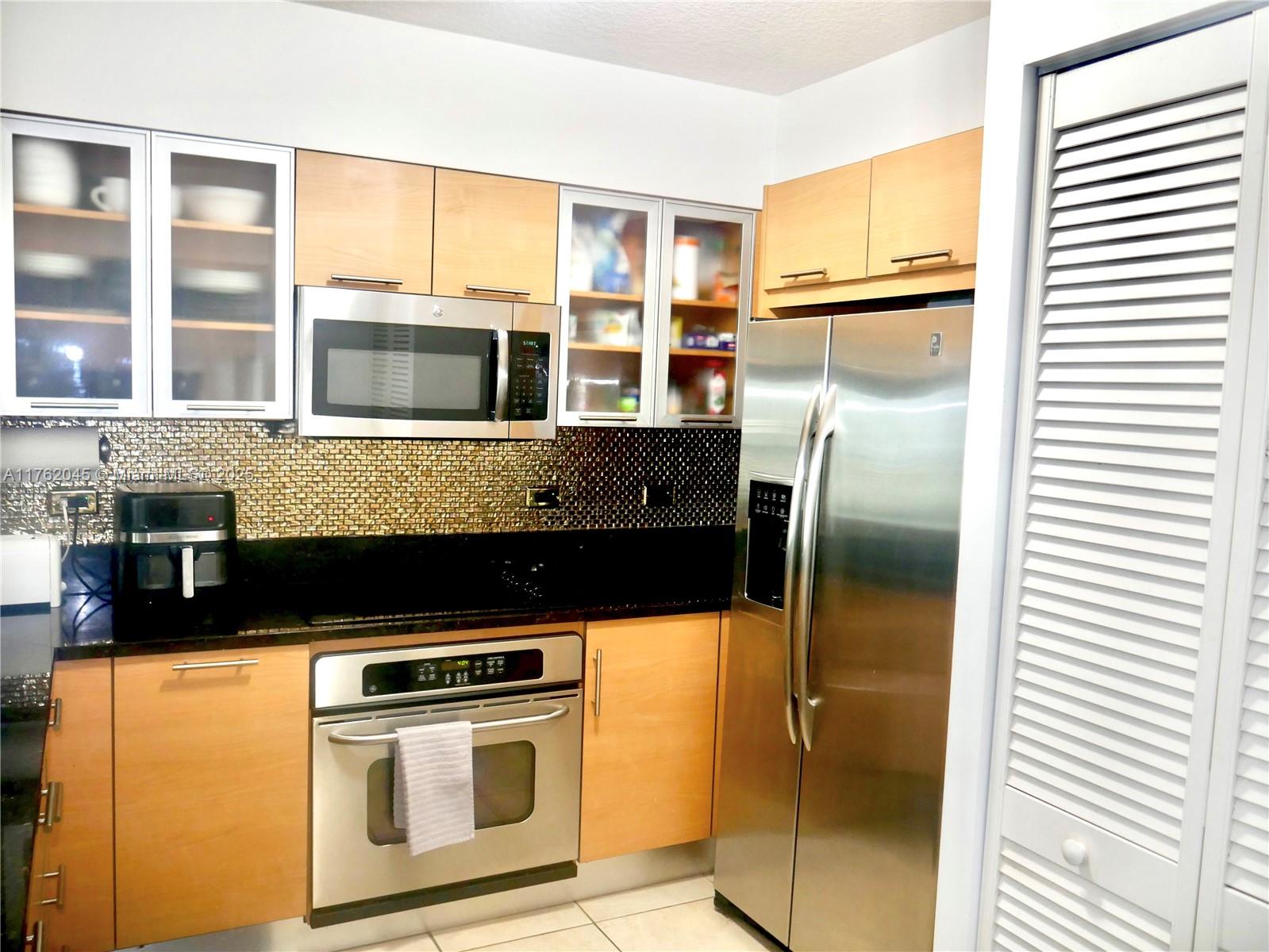 BRICKELL ONTHE RIVER NORTH - Residential