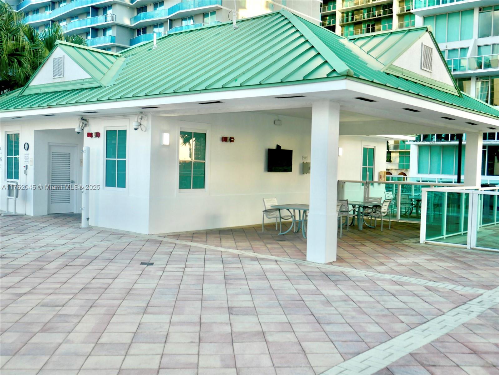 BRICKELL ONTHE RIVER NORTH - Residential