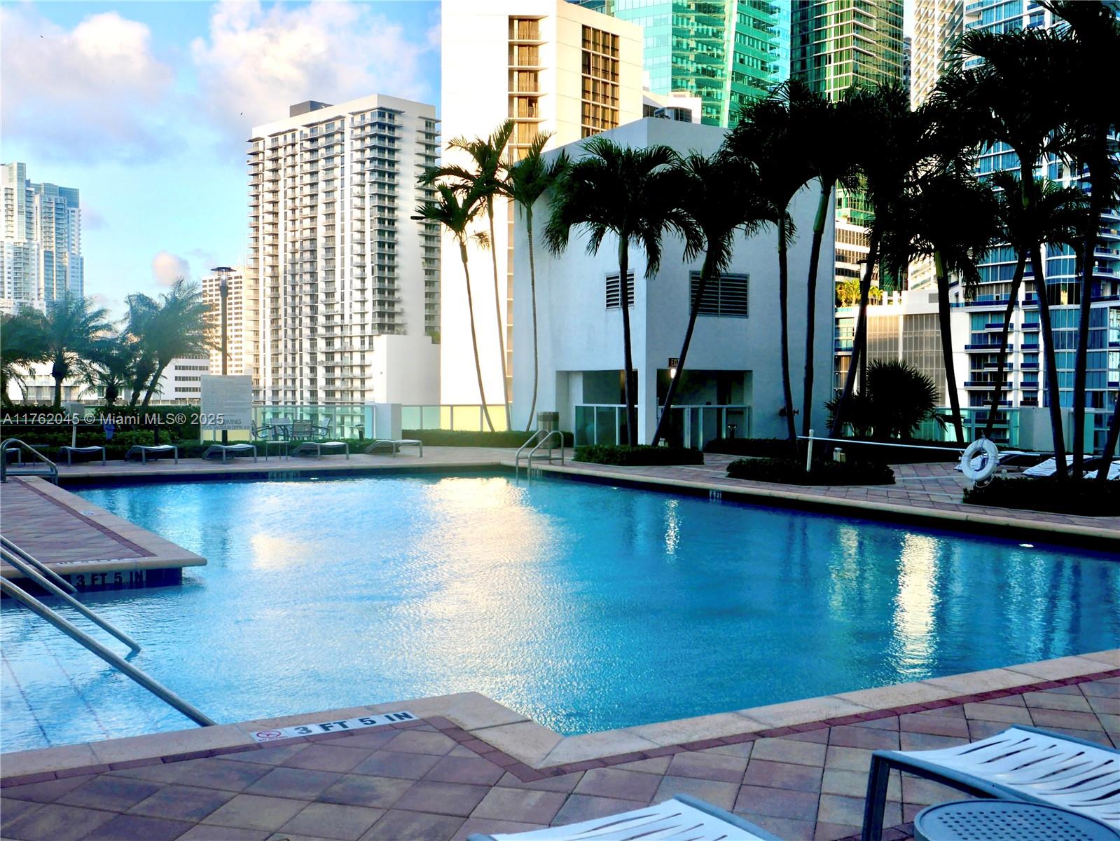 BRICKELL ONTHE RIVER NORTH - Residential