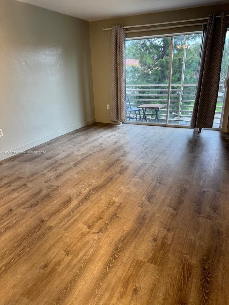 BISCAYNE LAKE GDN BLDG J - Residential Lease