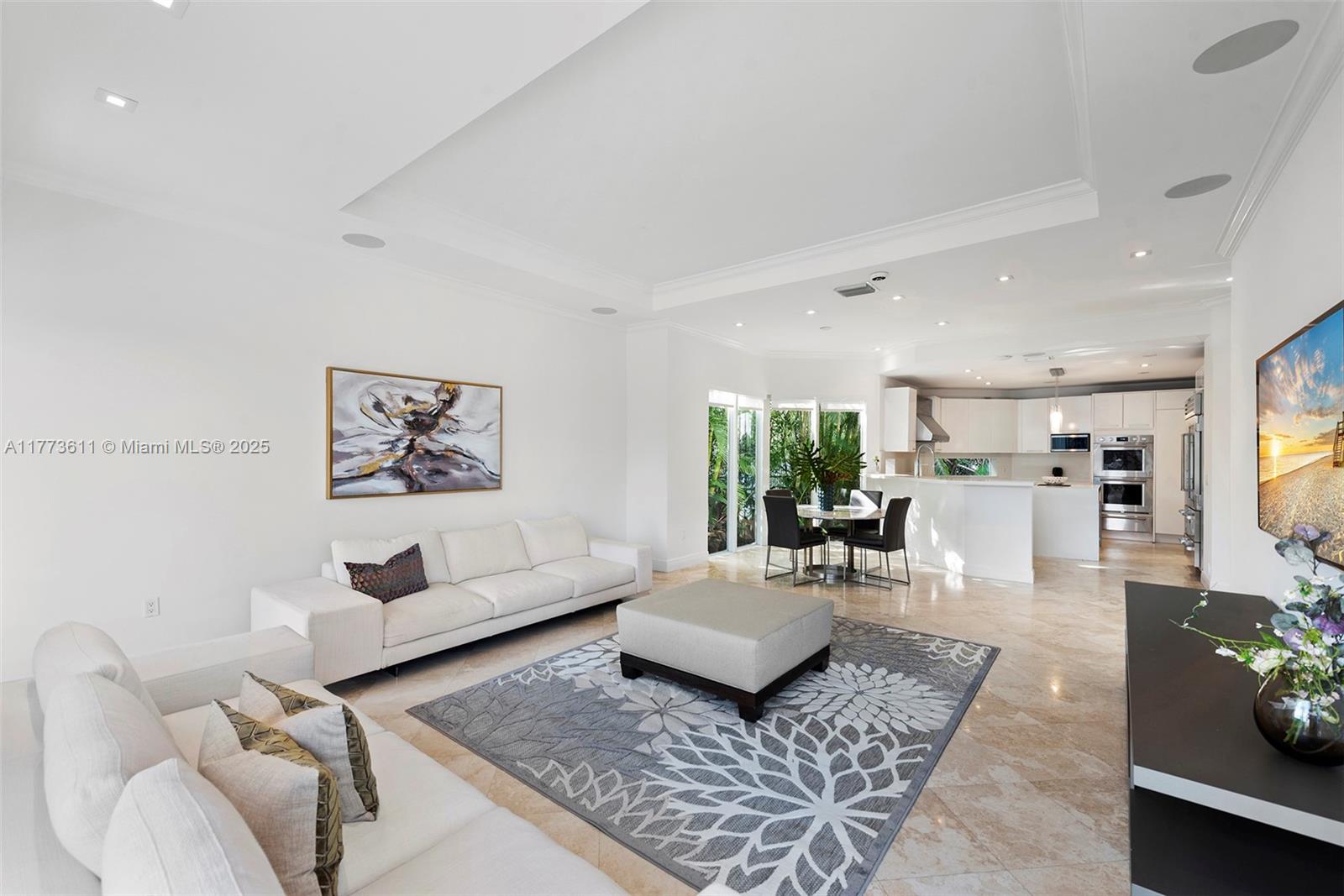GOLDEN BEACH SEC E - Residential