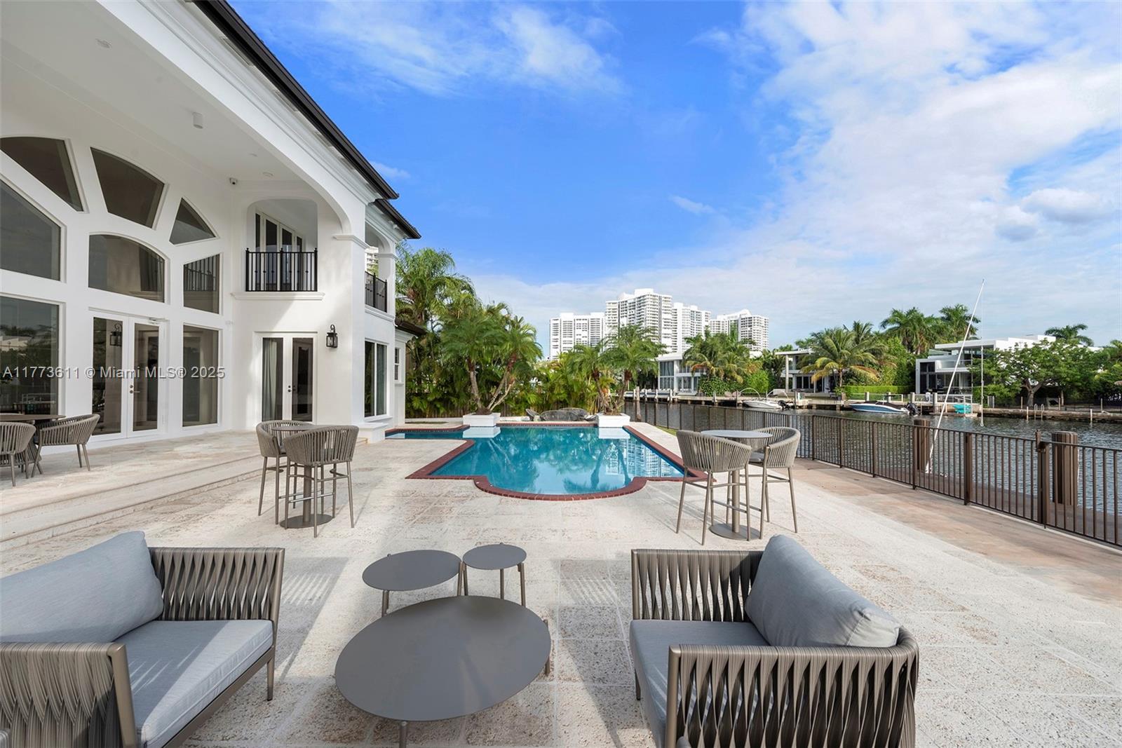 GOLDEN BEACH SEC E - Residential