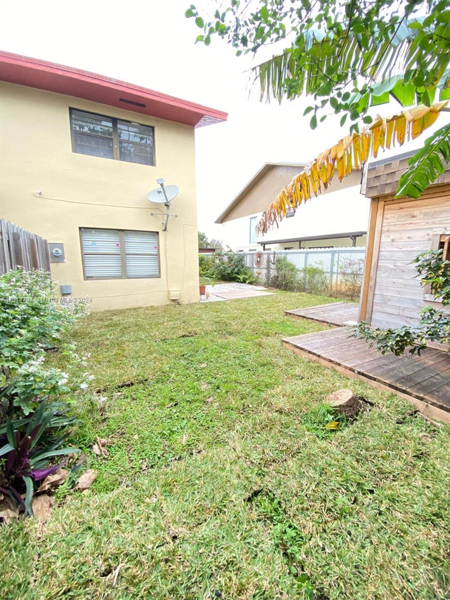 VANDERBILT PARK TOWNHOUSE - Residential Lease