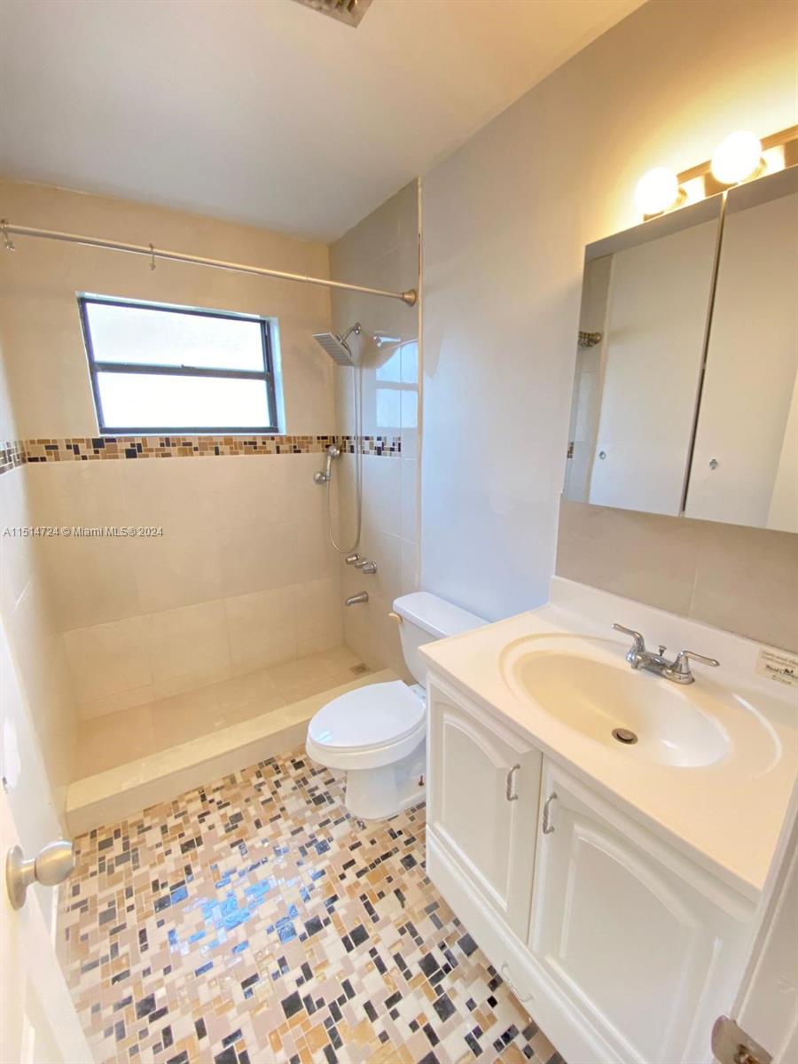 VANDERBILT PARK TOWNHOUSE - Residential Lease