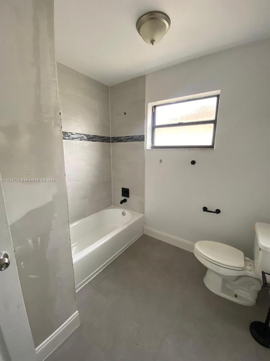 VANDERBILT PARK TOWNHOUSE - Residential Lease