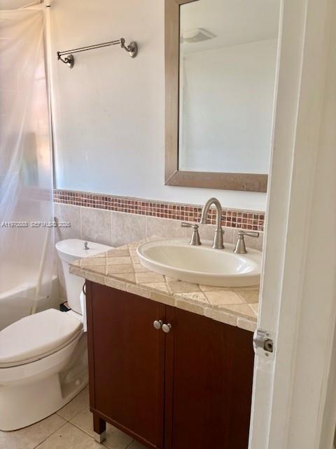 SANTA MONICA CONDOMINIUM - Residential