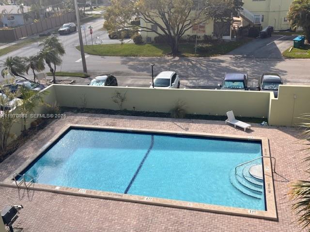 SANTA MONICA CONDOMINIUM - Residential