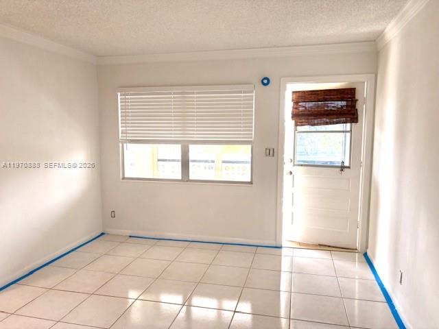 SANTA MONICA CONDOMINIUM - Residential