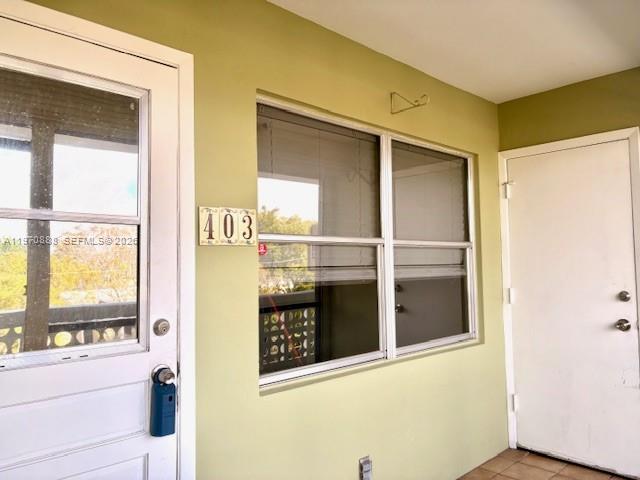 SANTA MONICA CONDOMINIUM - Residential
