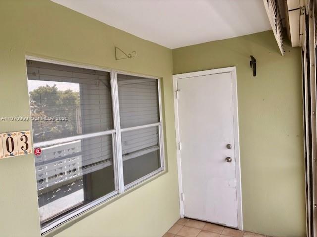 SANTA MONICA CONDOMINIUM - Residential