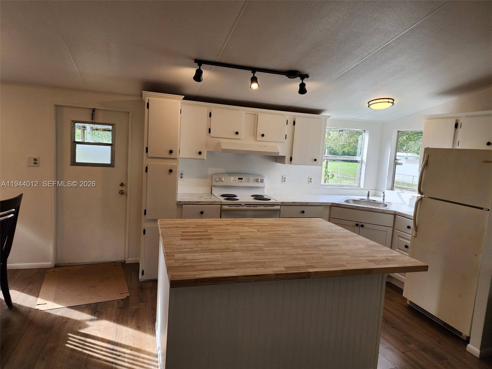 whispering pines - Residential