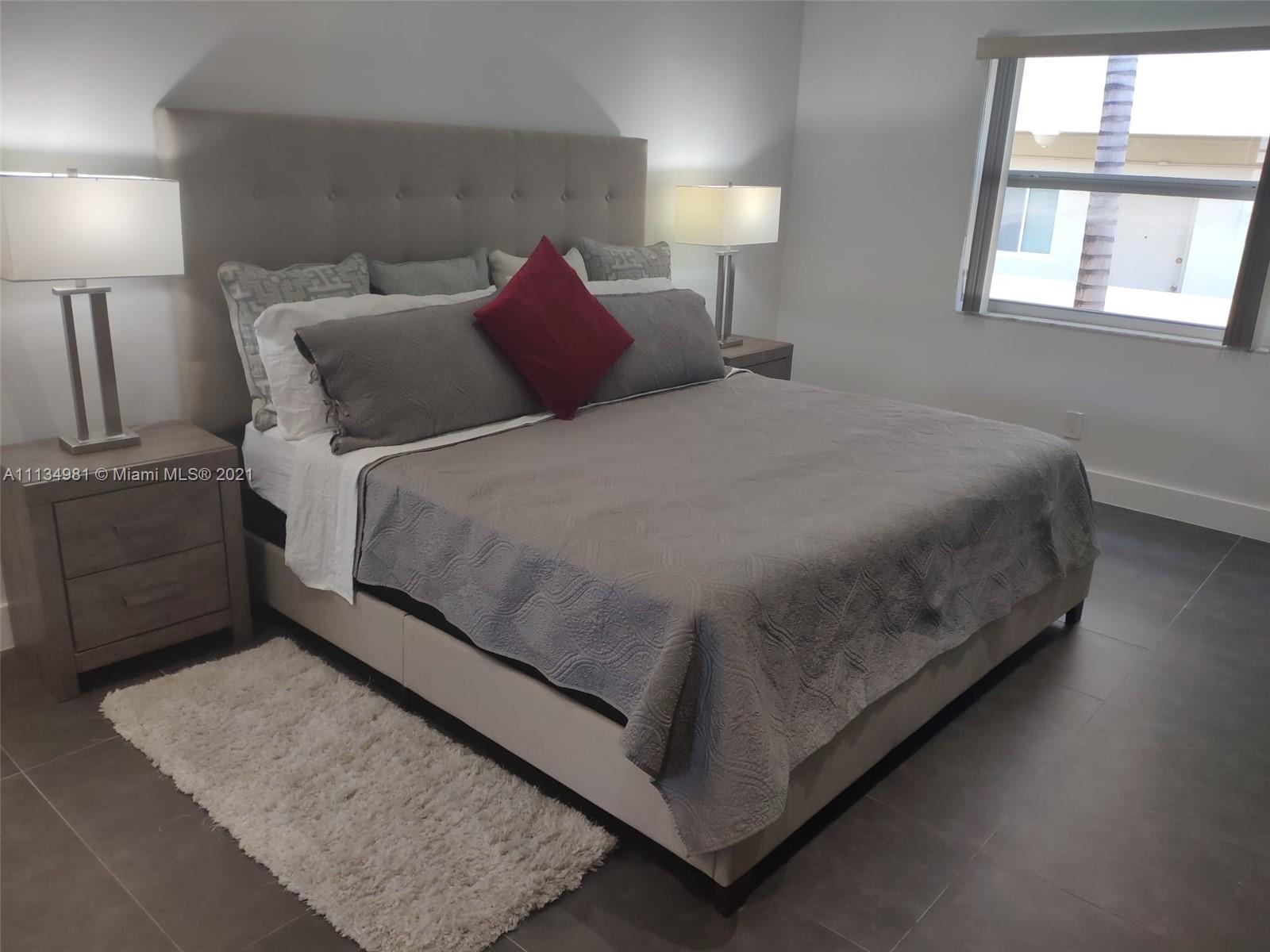 CROMWELL CONDOMINIUM - Residential