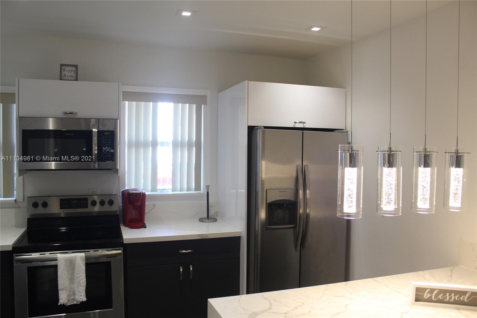 CROMWELL CONDOMINIUM - Residential