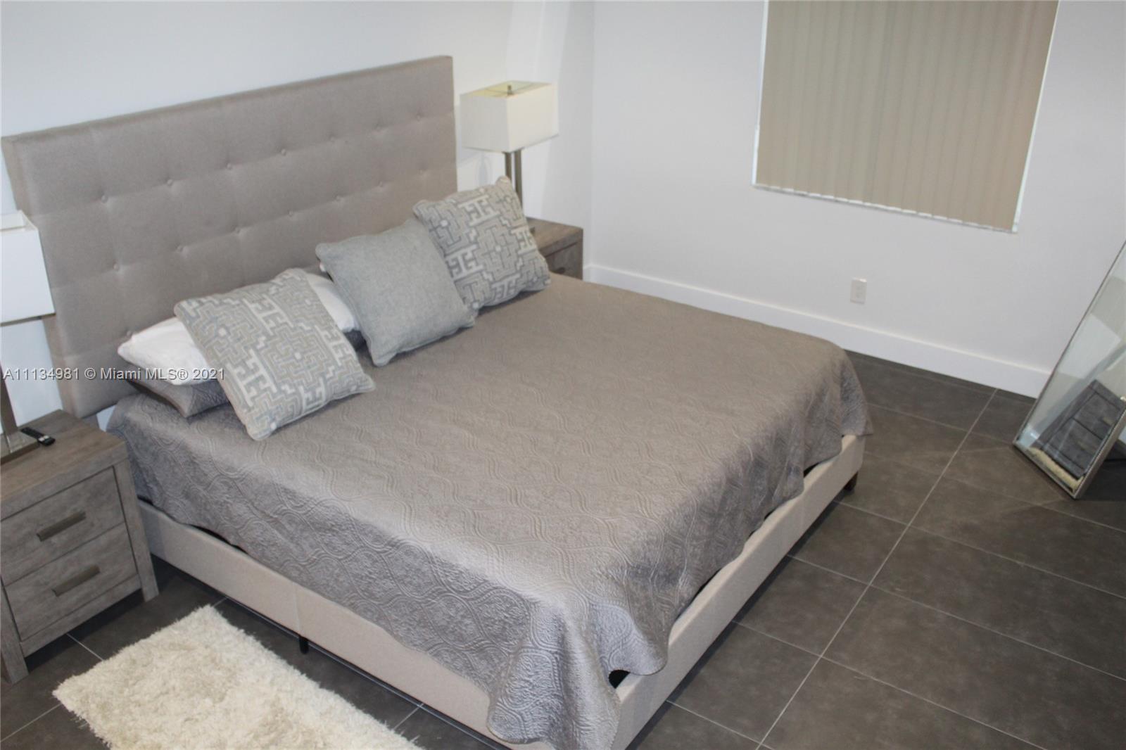CROMWELL CONDOMINIUM - Residential