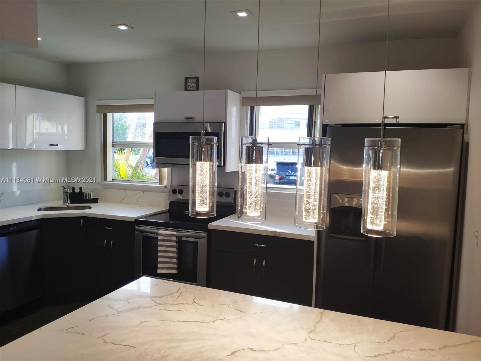 CROMWELL CONDOMINIUM - Residential