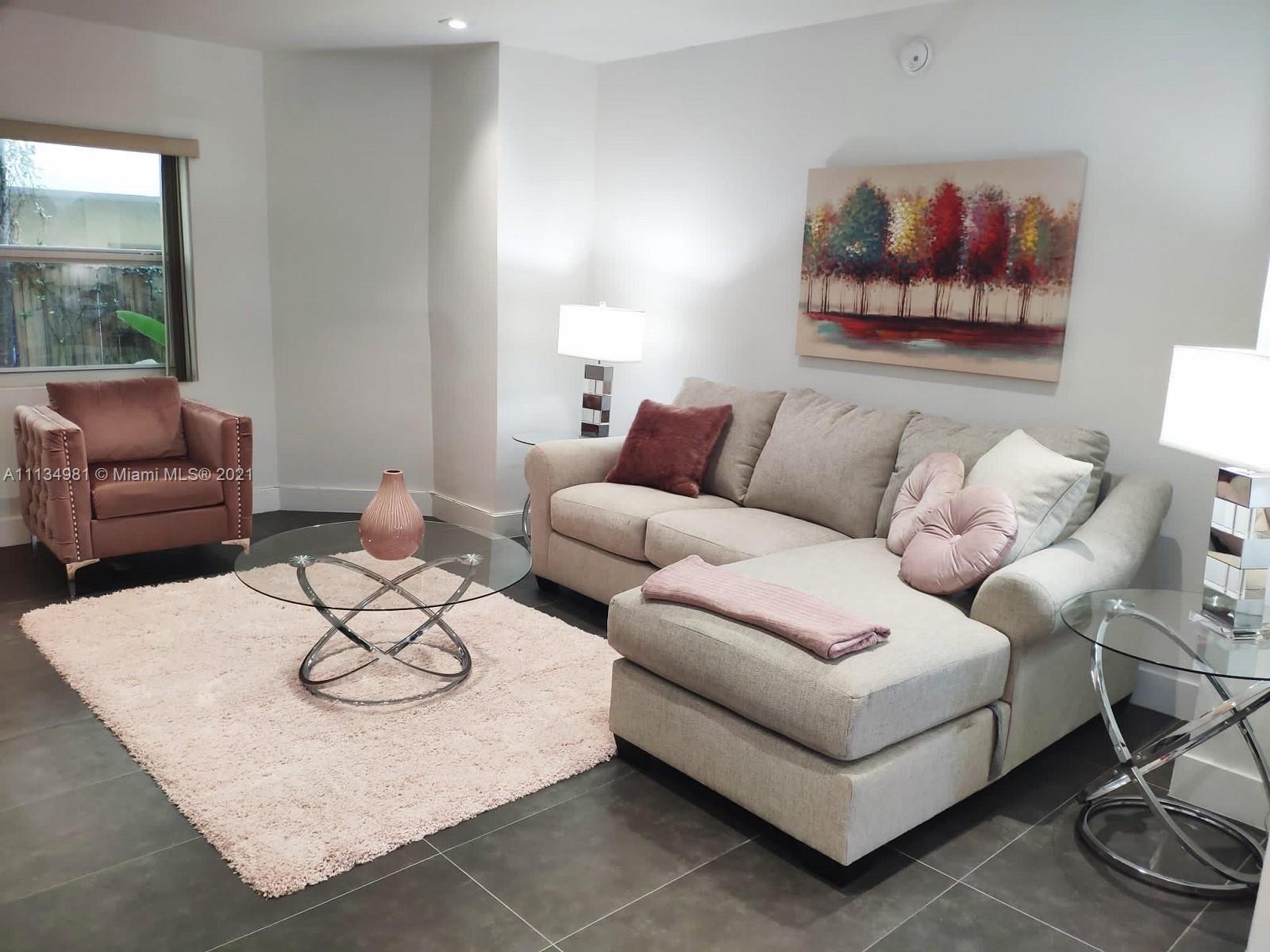 CROMWELL CONDOMINIUM - Residential