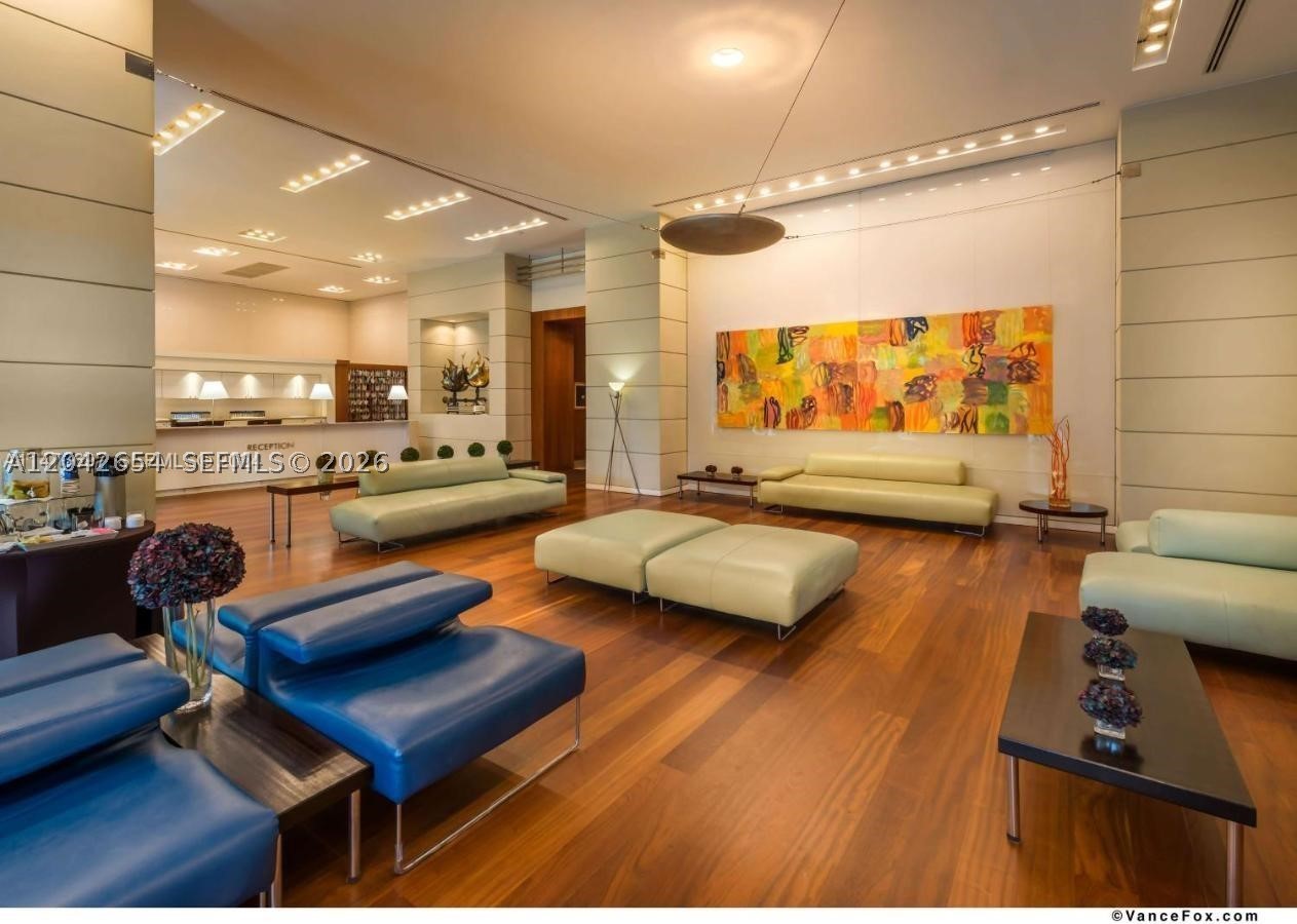 MUTINY PARK CONDO - Residential