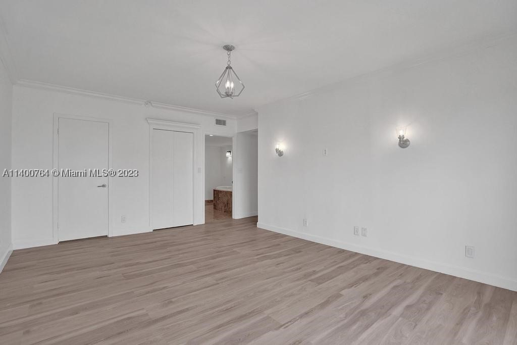 TURNBERRY ISLE SOUTH COND - Residential