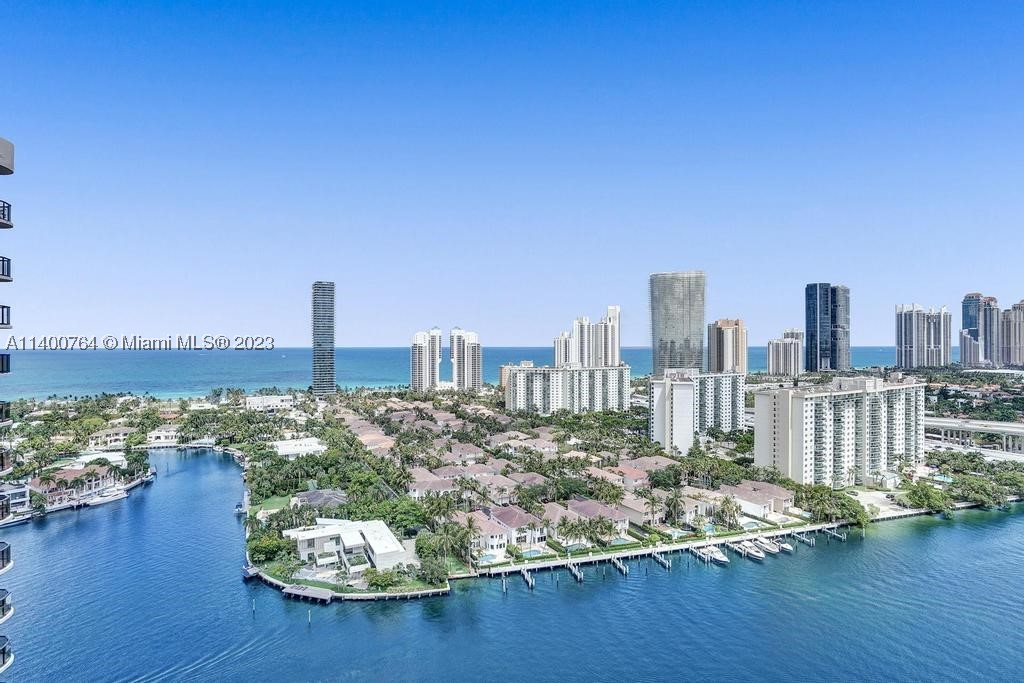 TURNBERRY ISLE SOUTH COND - Residential