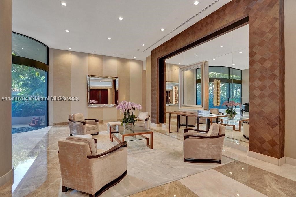 TURNBERRY ISLE SOUTH COND - Residential