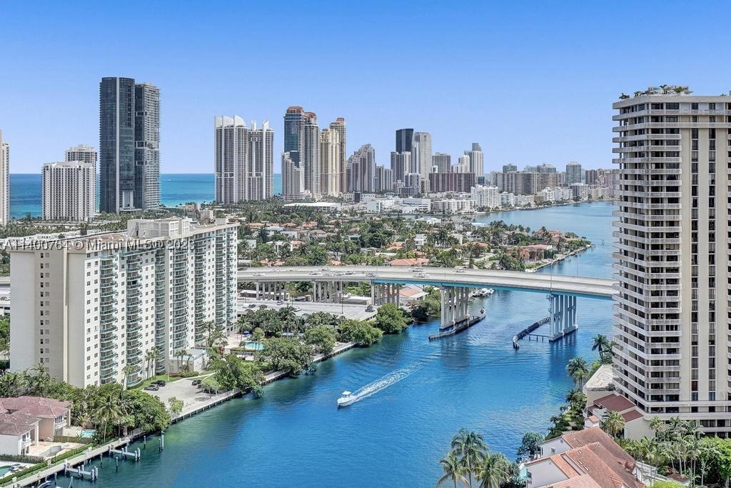 TURNBERRY ISLE SOUTH COND - Residential