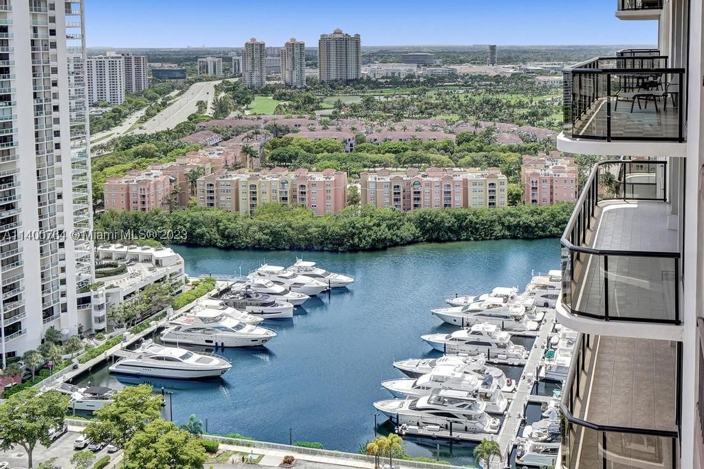 TURNBERRY ISLE SOUTH COND - Residential
