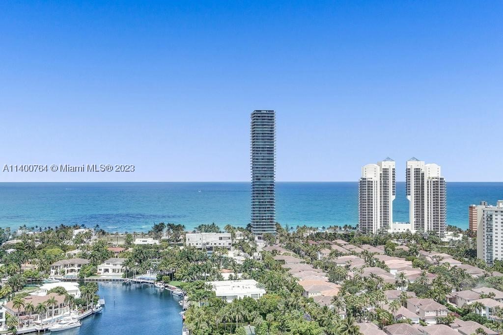 TURNBERRY ISLE SOUTH COND - Residential