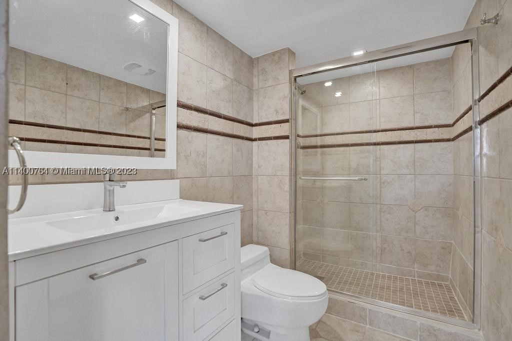 TURNBERRY ISLE SOUTH COND - Residential