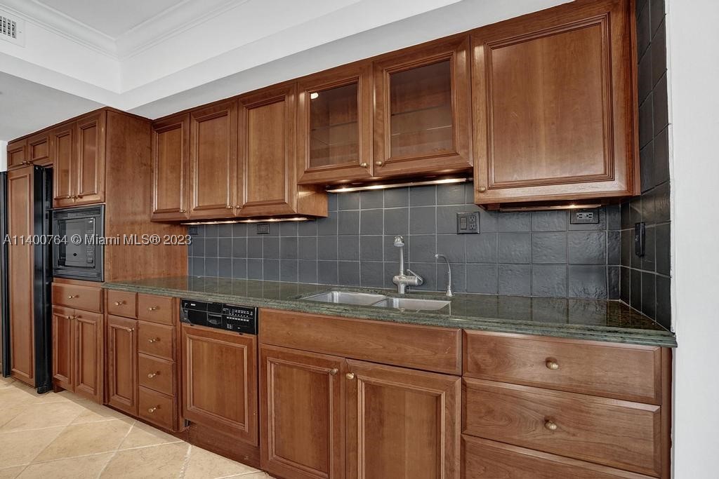 TURNBERRY ISLE SOUTH COND - Residential
