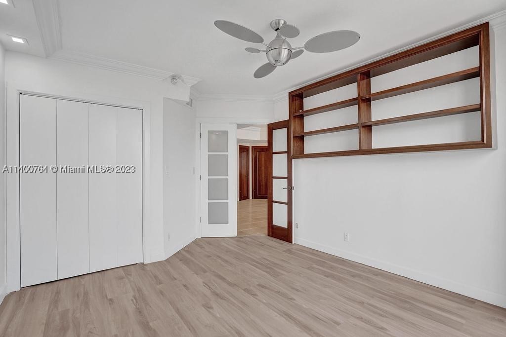 TURNBERRY ISLE SOUTH COND - Residential