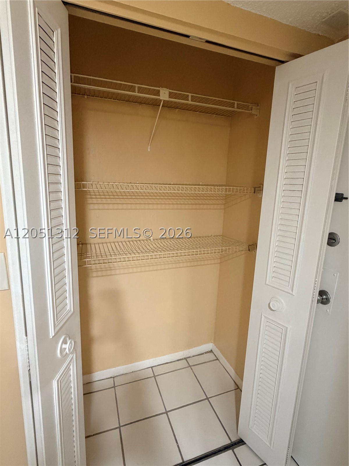 PROMENADE AT KENDALE LAKE - Residential Lease