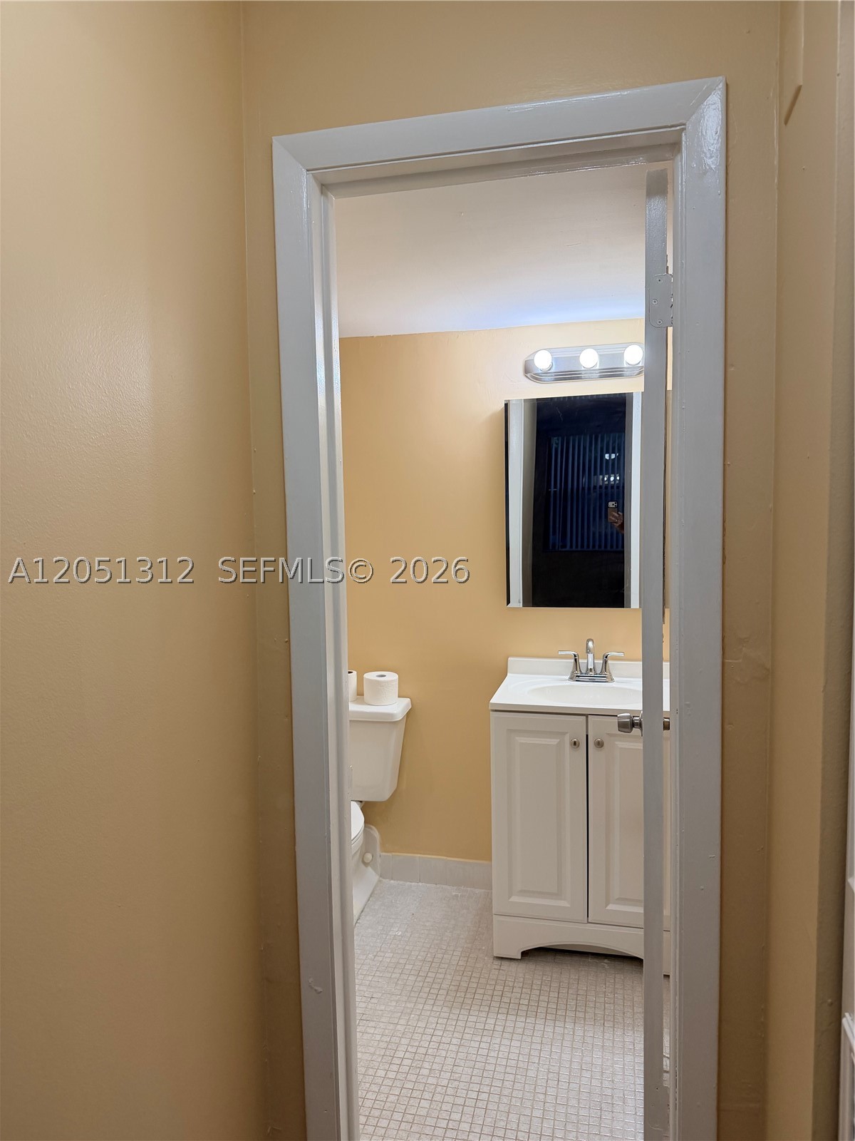 PROMENADE AT KENDALE LAKE - Residential Lease