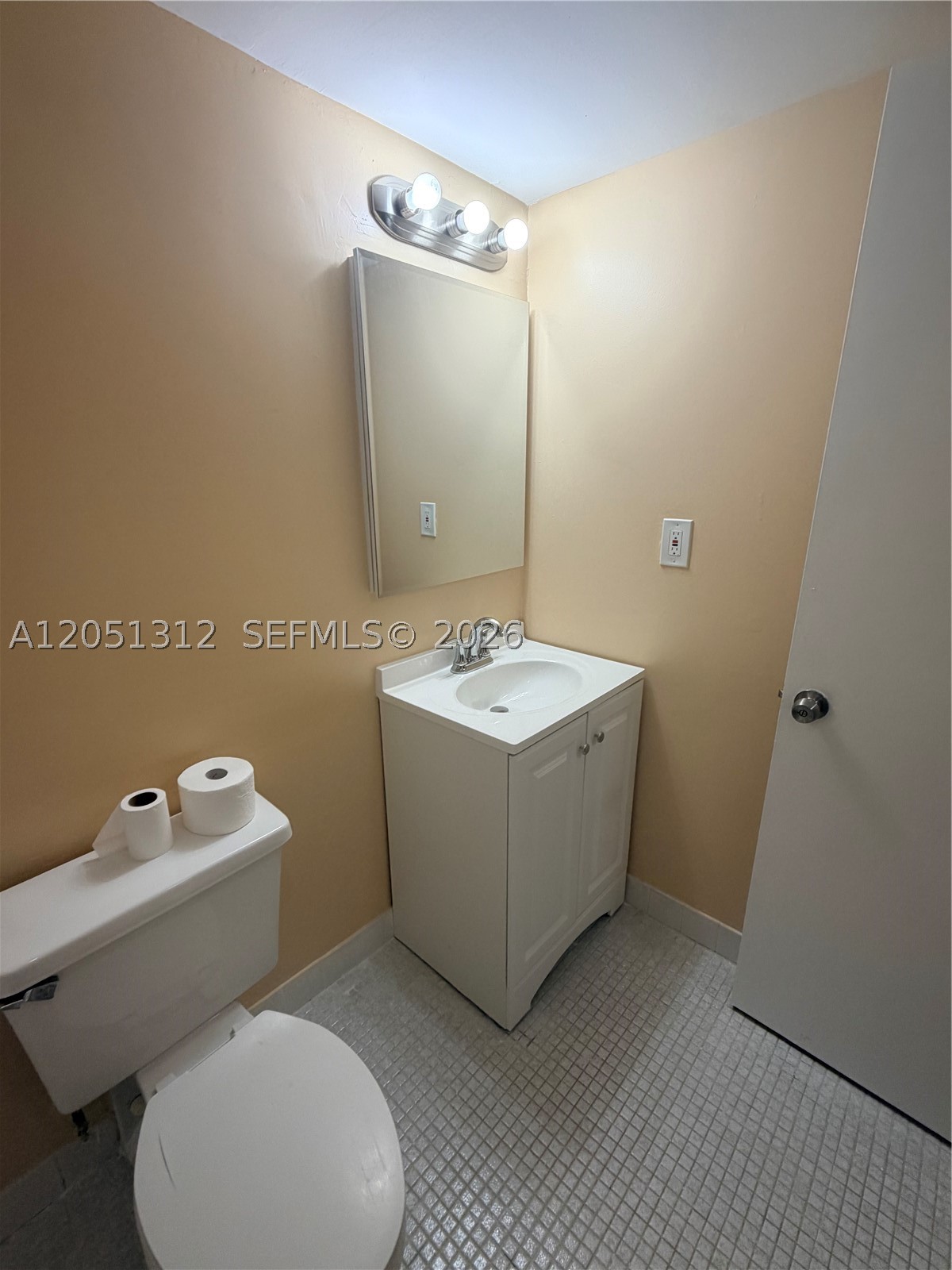PROMENADE AT KENDALE LAKE - Residential Lease
