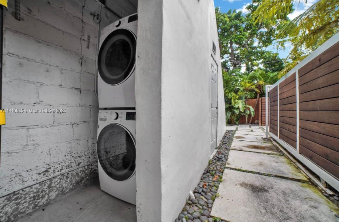 Pulp Fiction Building - Residential Lease