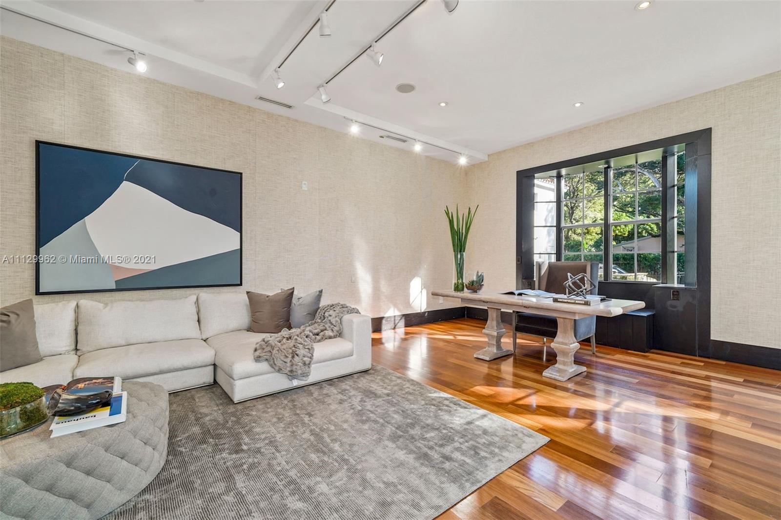 CORAL GABLES BISC BAY SEC - Residential