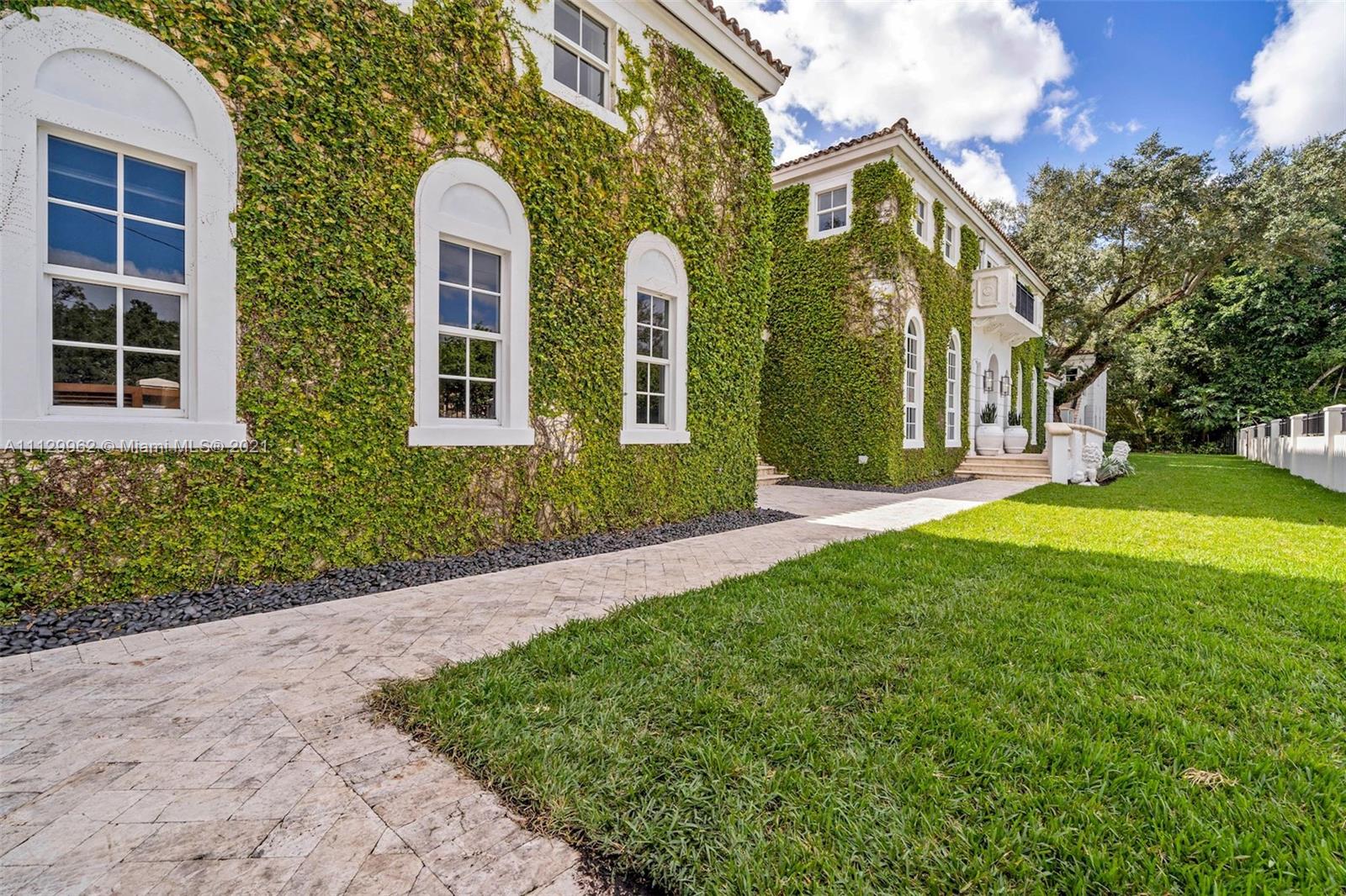 CORAL GABLES BISC BAY SEC - Residential