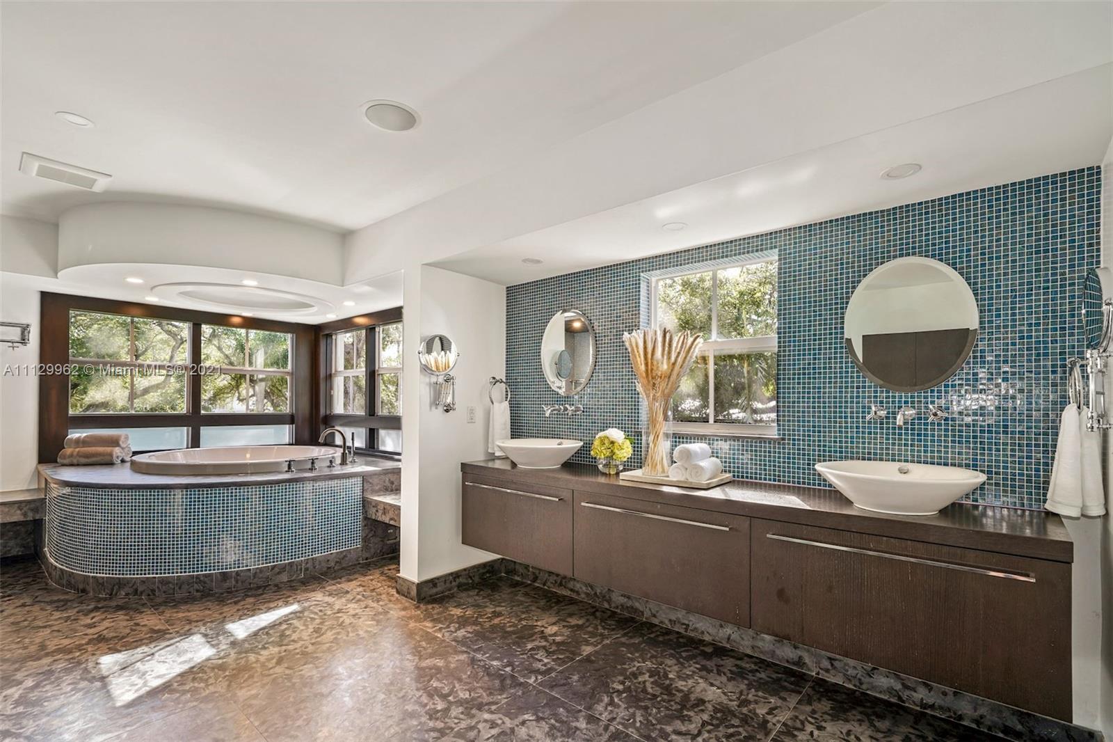 CORAL GABLES BISC BAY SEC - Residential