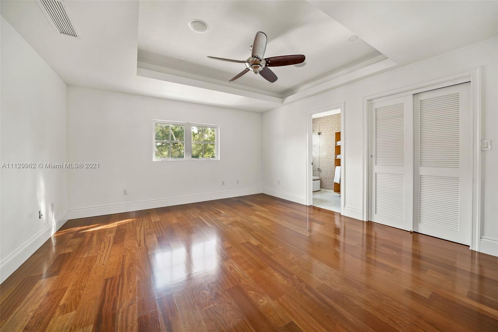 CORAL GABLES BISC BAY SEC - Residential